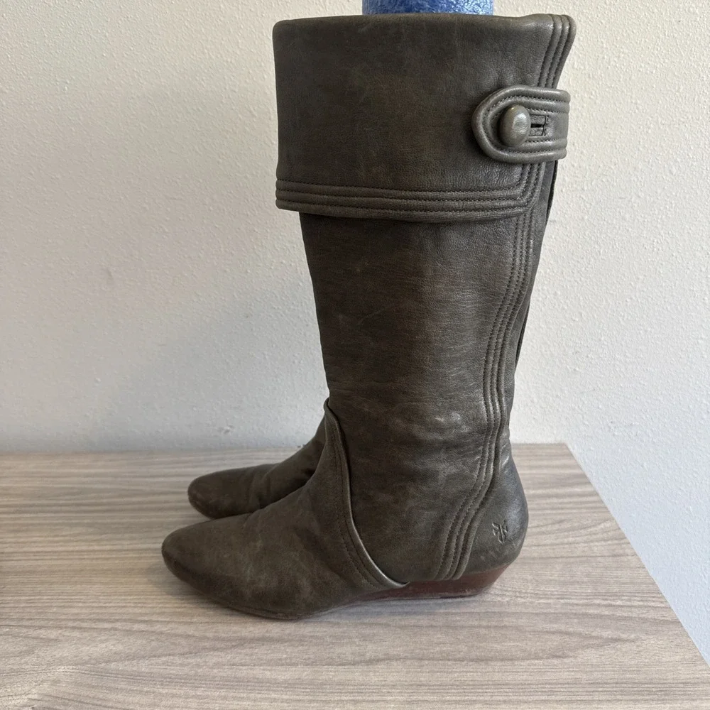 FRYE Jackie Button Tall Boots 8.5 Slip On Green Boho Coastal Cowgirl Festival